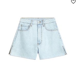 WEWOREWHAT
Boyfriend denim shorts light blue